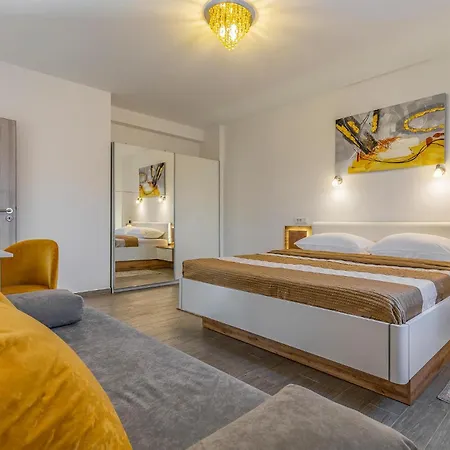 2 Bedroom Stunning In Skatari Feriehus Pula