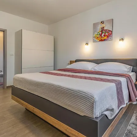 Pet Friendly Home In Skatari *
