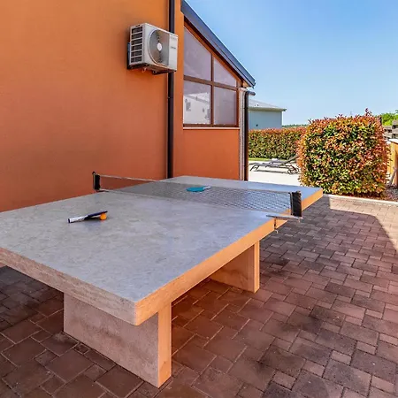 Pet Friendly Home In Skatari Pula