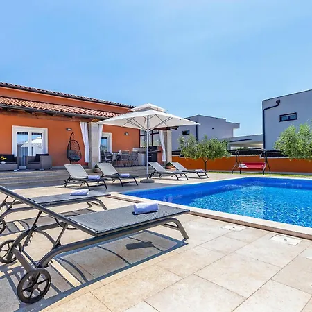 Pet Friendly Home In Skatari