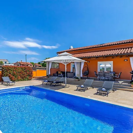 Pet Friendly Home In Skatari *