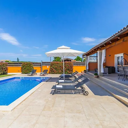 Pet Friendly Home In Skatari