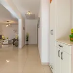 Pet Friendly Home In Skatari *