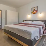 Pet Friendly Home In Skatari *