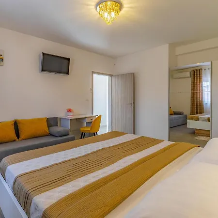 Semesterbostad Pet Friendly In Skatari Pula