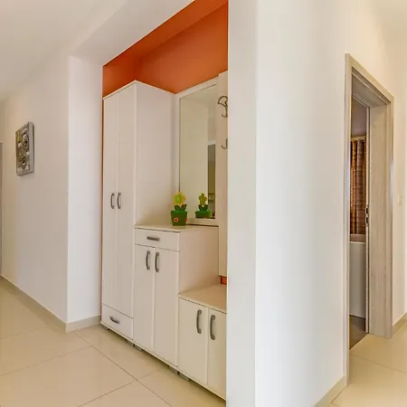 Holiday home Cozy Home In Skatari With Outdoor Swimming Pool