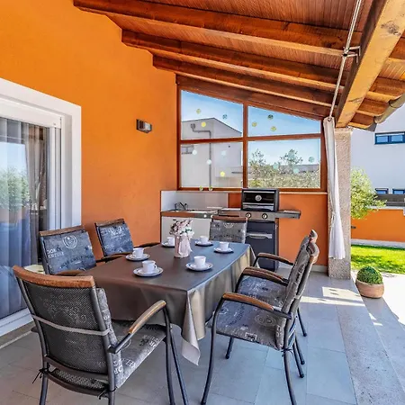 Pet Friendly Home In Skatari