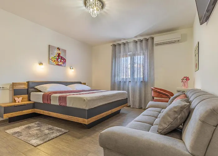 2 Bedroom Stunning In Skatari Сasa de vacaciones Pula
