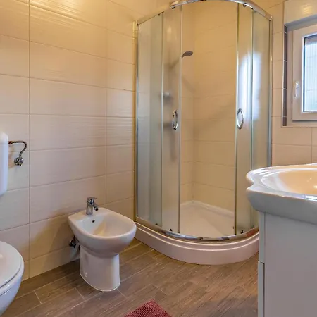 Сasa de vacaciones 2 Bedroom Stunning In Skatari