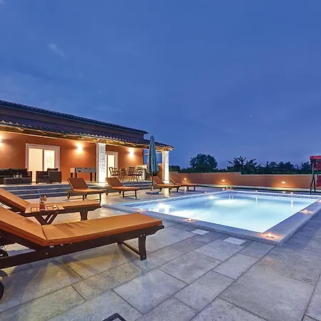 2 Bedroom Stunning In Skatari Pula