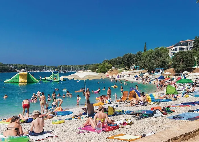 2 Bedroom Stunning Home In Skatari Holiday home *