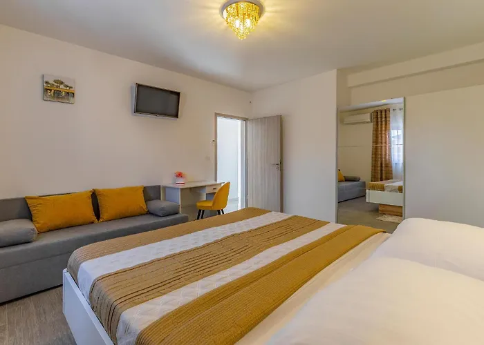 Holiday home 2 Bedroom Stunning Home In Skatari Pula