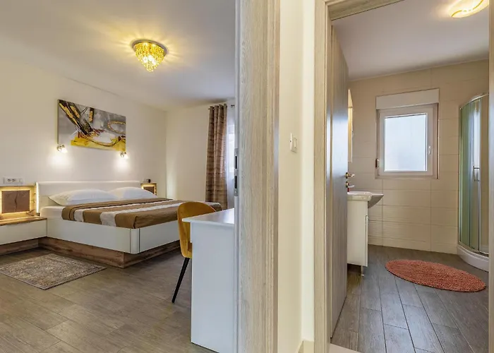 2 Bedroom Stunning Home In Skatari Holiday home