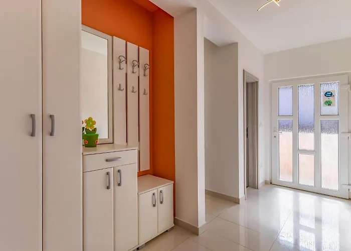 Holiday home 2 Bedroom Stunning Home In Skatari Pula